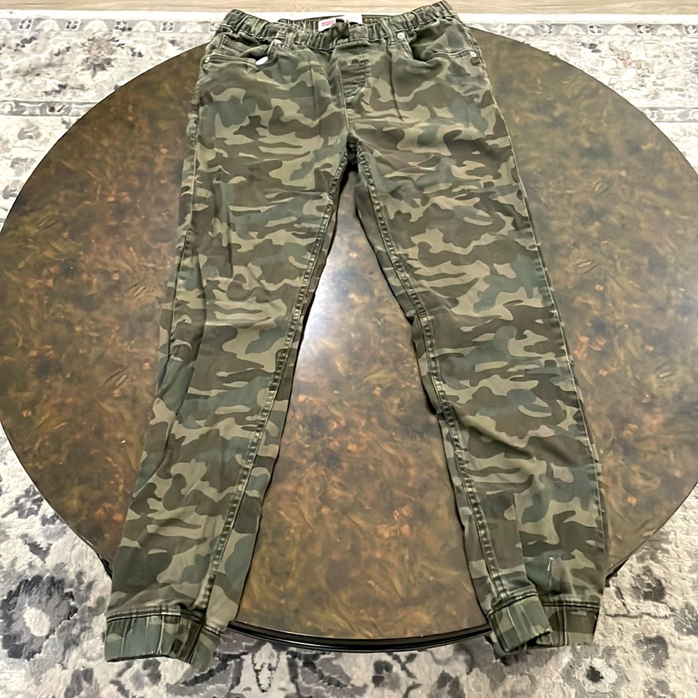 Boys Camo Levi’s Joggers